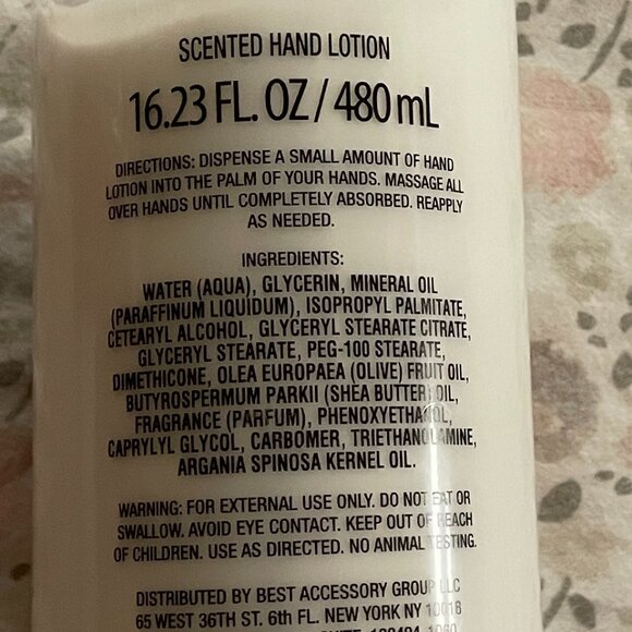 Holiday Set - Cedarwood & Pine Scented Hand Lotion and Wash - 2 bottles - NWOT - Picture 8 of 9